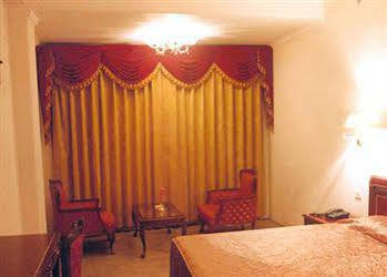 De Park Hotel Shimla Buitenkant foto